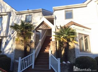172 Harbor Watch Dr, Chesapeake, VA 23320