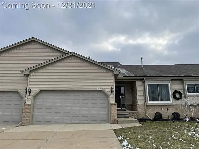 53264 Glen Oak Dr photo 1