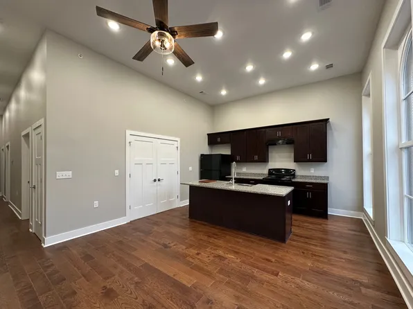 151 W Main St #4, Batesville, AR 72501