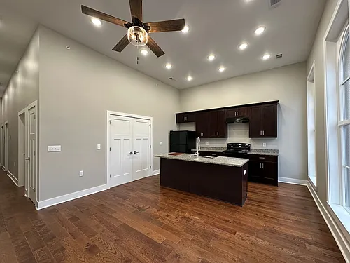 151 W Main St #4 Photo 1