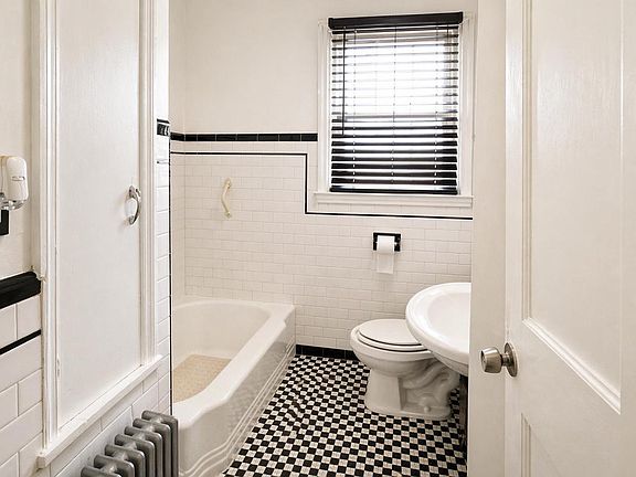 5th image of 3703 Fleetwood Ave