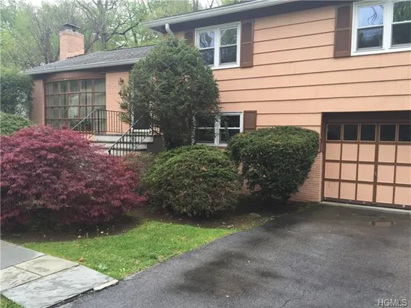 38 Dalewood Dr, Hartsdale, NY 10530