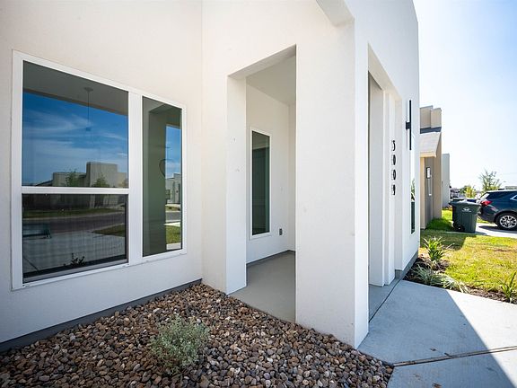 3rd image of 5009 Carambola Ln