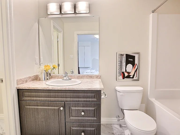 5636-5636B Vedette Rd #5600 — Photo 3