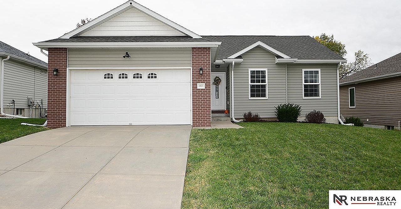 1821 NW Faesy Pl, Lincoln, NE 68528 | MLS #22530017 | Zillow