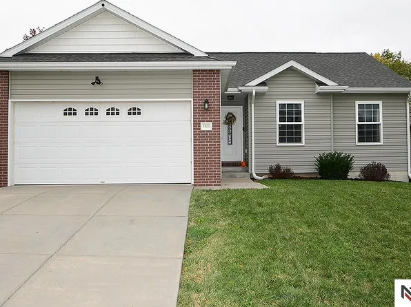 1821 NW Faesy Pl, Lincoln, NE 68528