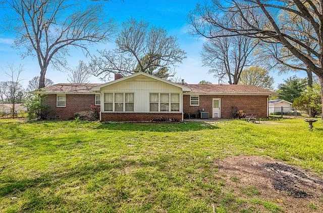 5246 N Crestwood Dr — Photo 15