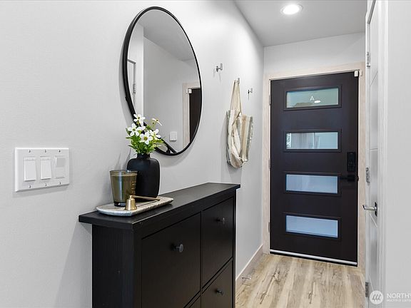 5th image of 3953 1st Avenue NE #A