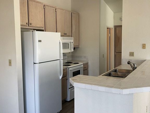 4th image of 6131 Calle Mariselda Unit 105