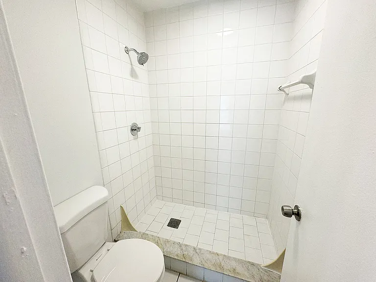 4543 Treehouse Ln #2F — Photo 6