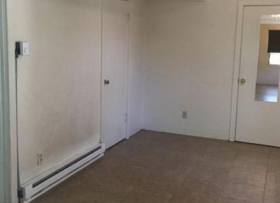 3rd image of 3719 E Bellevue St