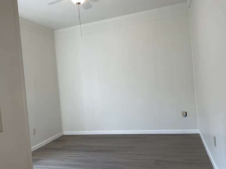 107 E Back Aly #107 — Photo 14