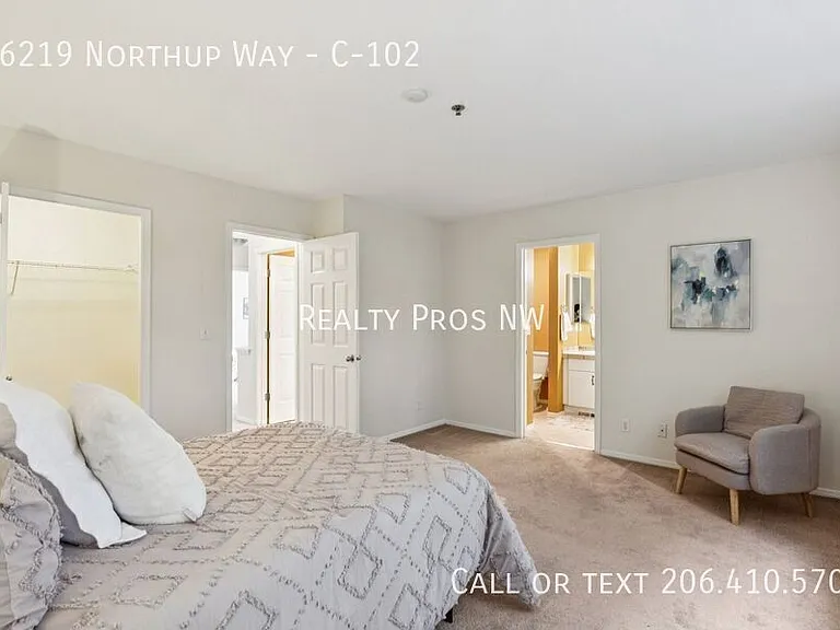 16219 Northup Way #C102 — Photo 25