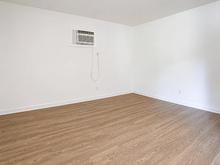 15216 Bellaire Ave — Photo 5