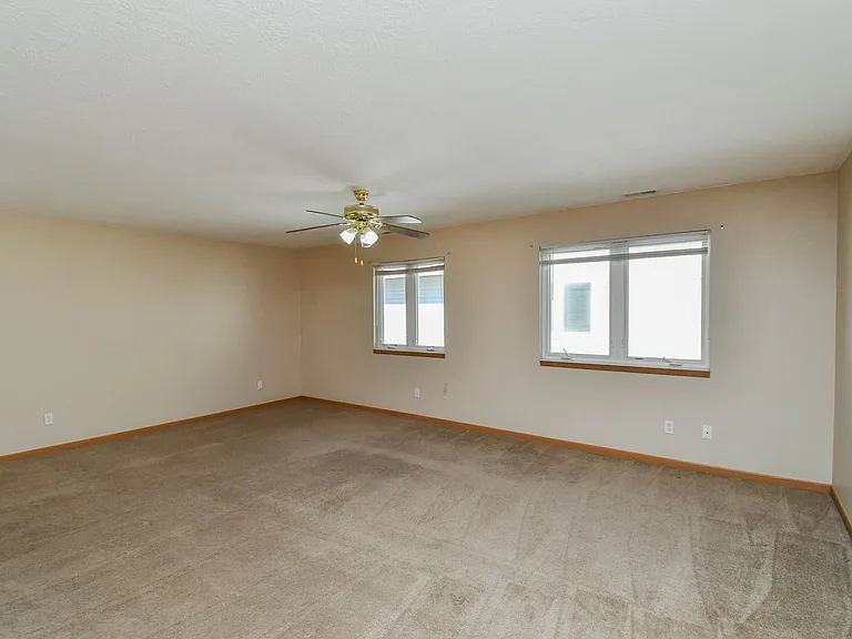 1420 E Redwood Blvd — Photo 17