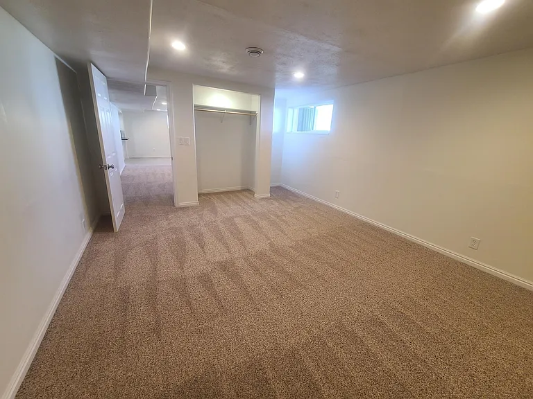 245 N 600 E #B — Photo 11