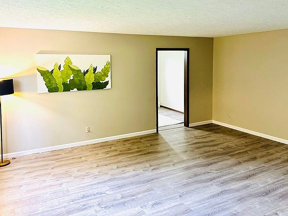 3rd image of 230 Prestwick Dr #1