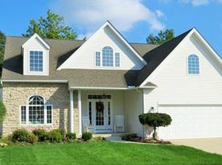 425 Country Walk, Amherst, OH