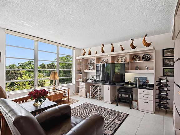 3rd image of 821 Cypress Boulevard #311