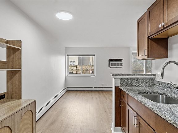 5th image of 80 Main St APT 4