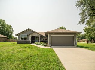 1220 W Seminole St, Springfield, MO 65807
