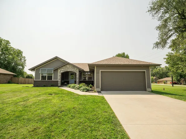 1220 W Seminole Street, Springfield, MO 65807