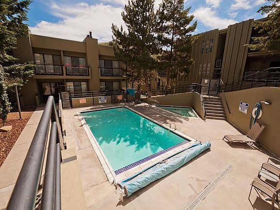 3rd image of 1482 Empire Ave #102