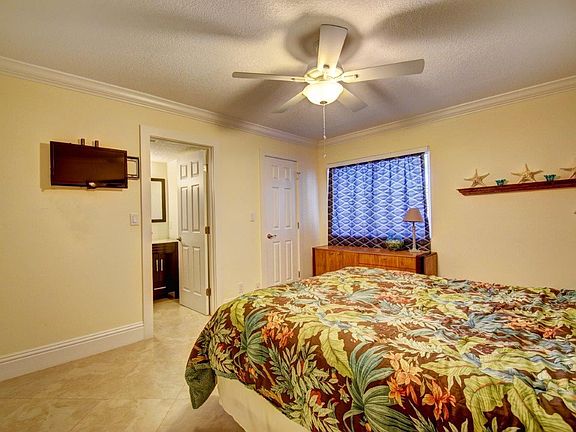 new baths & walkin closet