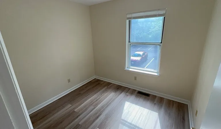 333 Pheasant Run Ct — Photo 9