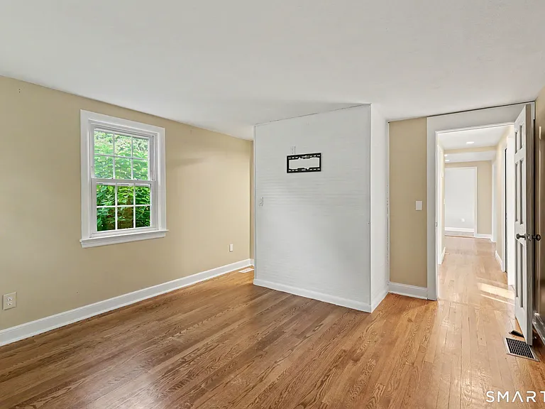 142 N Taylor Ave — Photo 17