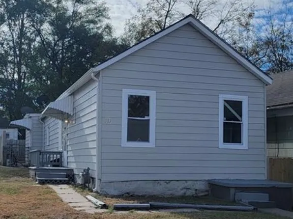 711 Pottawatomie St, Leavenworth, KS 66048