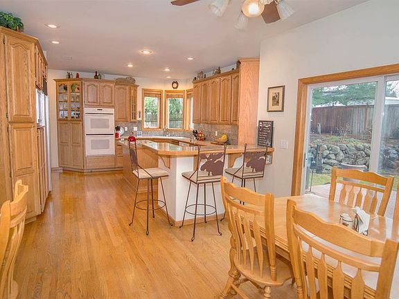 2nd image of 504 S Alpine Dr