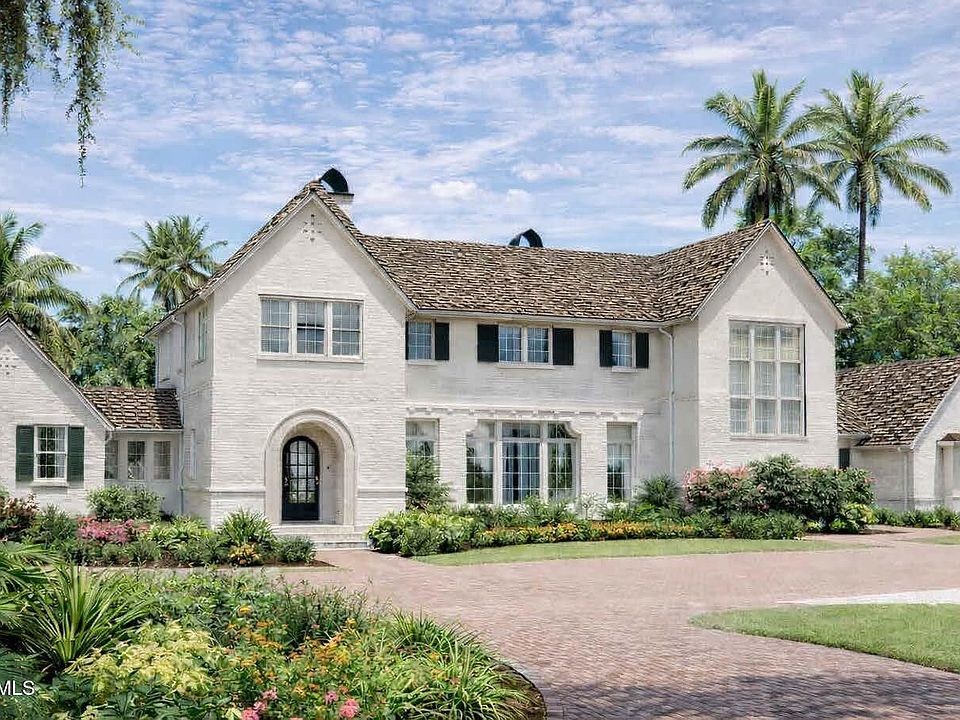 1st image of 15 Logan Cir