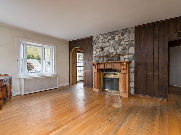 5th image of 106 Beechwood St
