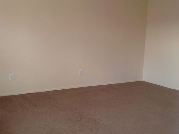 5th image of 12401 Manitoba Dr NE