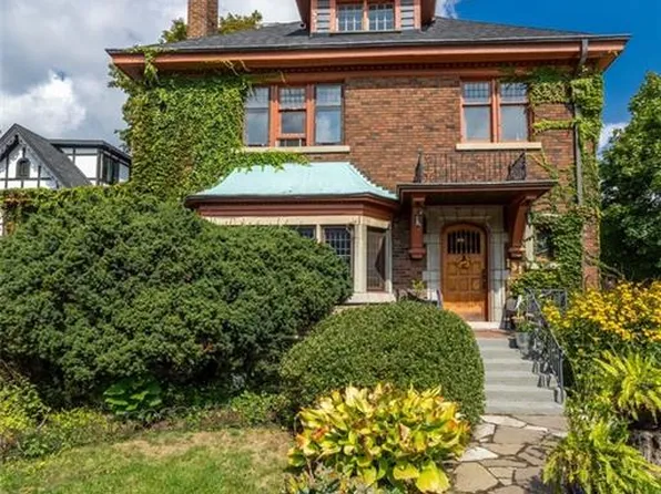 151 Delaware Ave, Hamilton, ON L8M 1V5