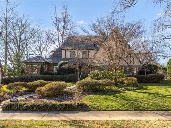 830 Oaklawn Ave, Winston Salem, NC 27104