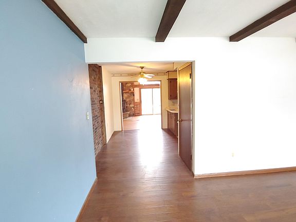 4th image of 9394 Bolton Dr