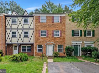 14707 Bentley Sq, Centreville, VA 20120