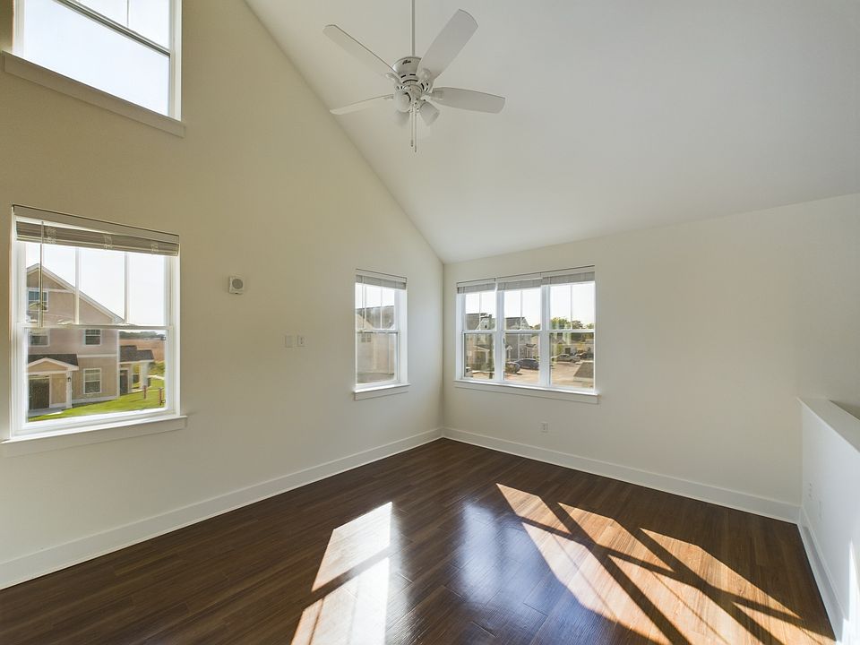 2nd image of 575 Quinn Ln #16-205