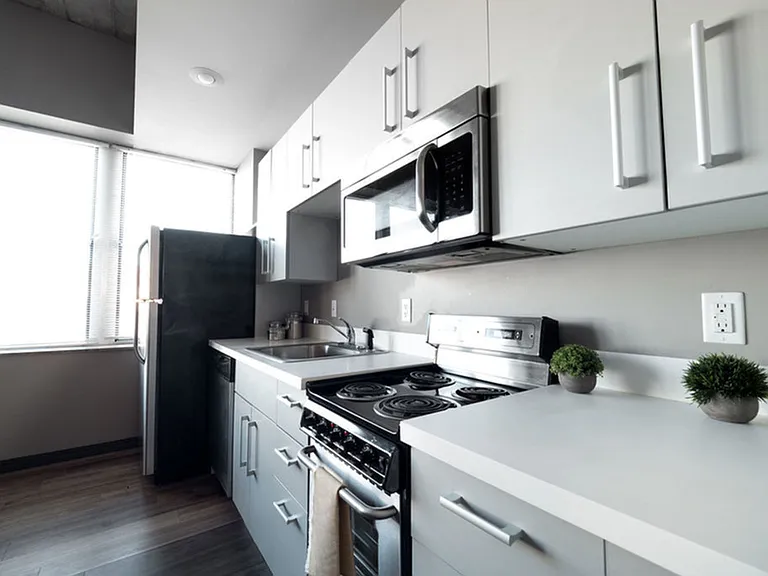 318 Park Central E — Photo 13