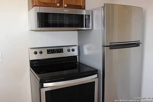 628 S Saint Marys St #200 — Photo 9