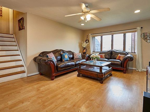 4th image of 3939 Beechwood Pl