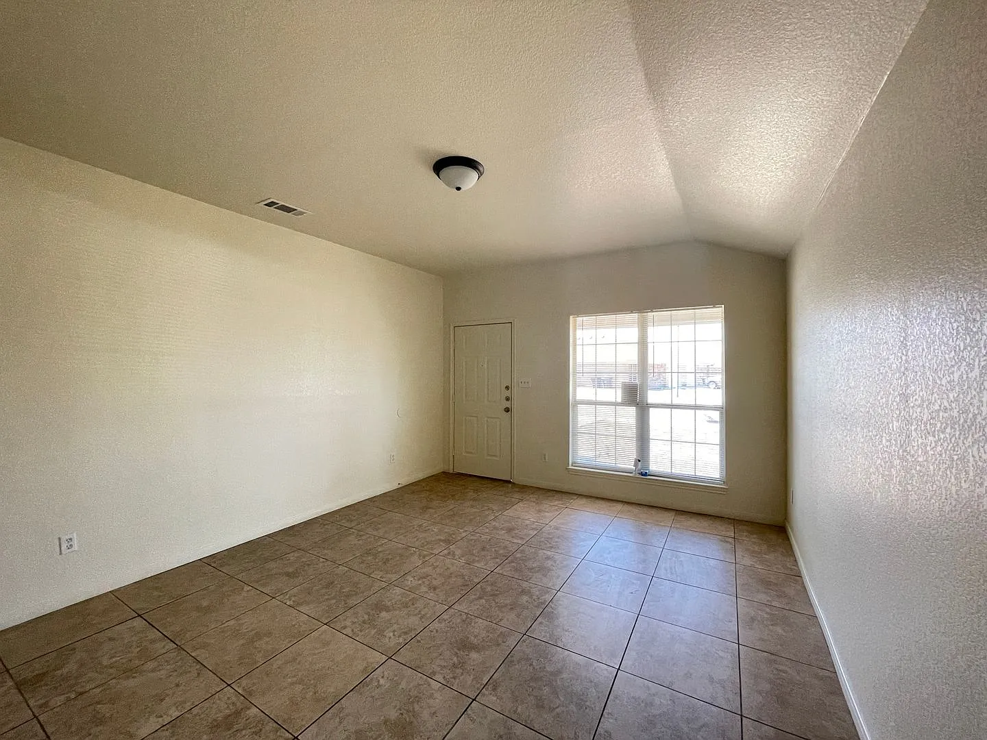 2609 Vernice Loop — Photo 2