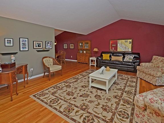 3rd image of 1415 Mozart Dr