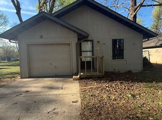 3126 W Lombard St, Springfield, MO 65802