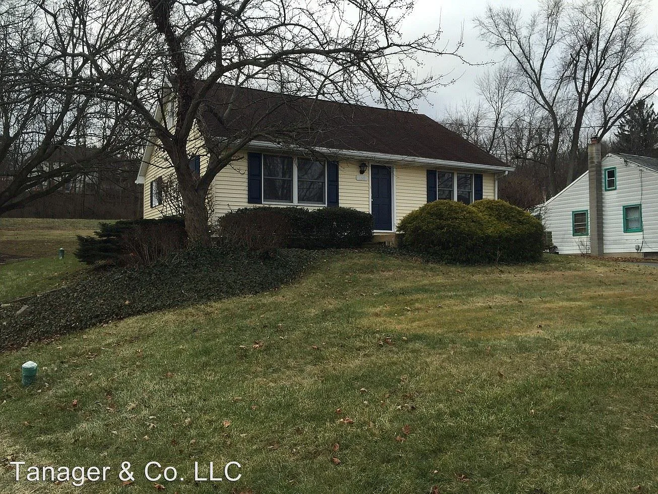 160 Buch Ave photo 1