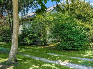 1402 S Crissey Rd, Holland, OH 43528