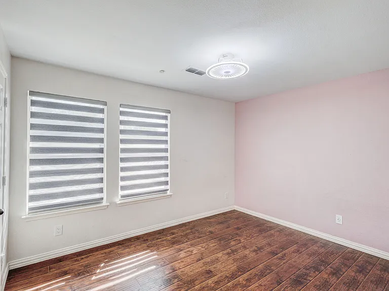 519 Darlene Trl — Photo 11