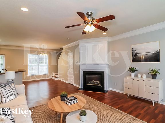 3rd image of 1658 Heyford Cir NW